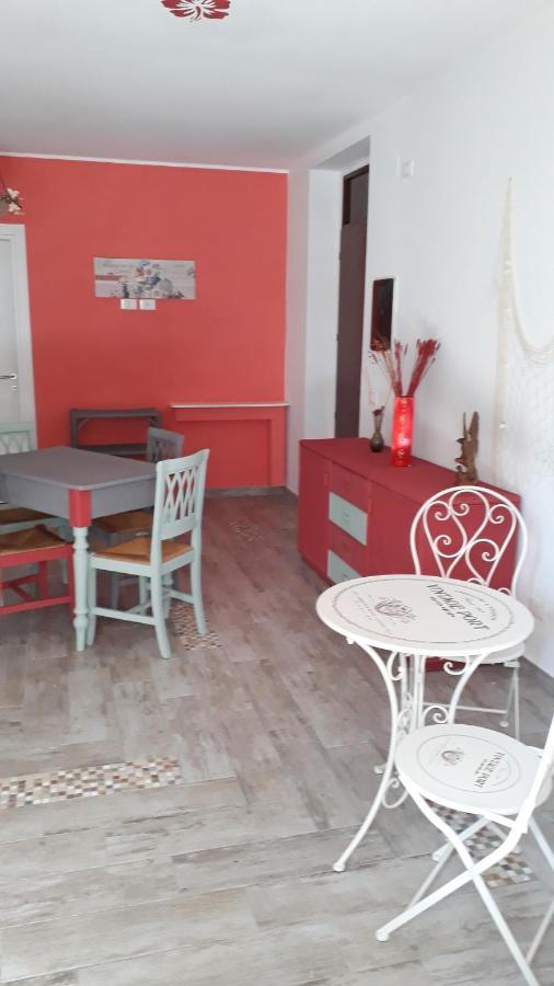 La Rezztella Bed & Breakfast ฟอนดี ภายนอก รูปภาพ