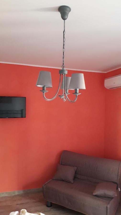 La Rezztella Bed & Breakfast ฟอนดี ภายนอก รูปภาพ