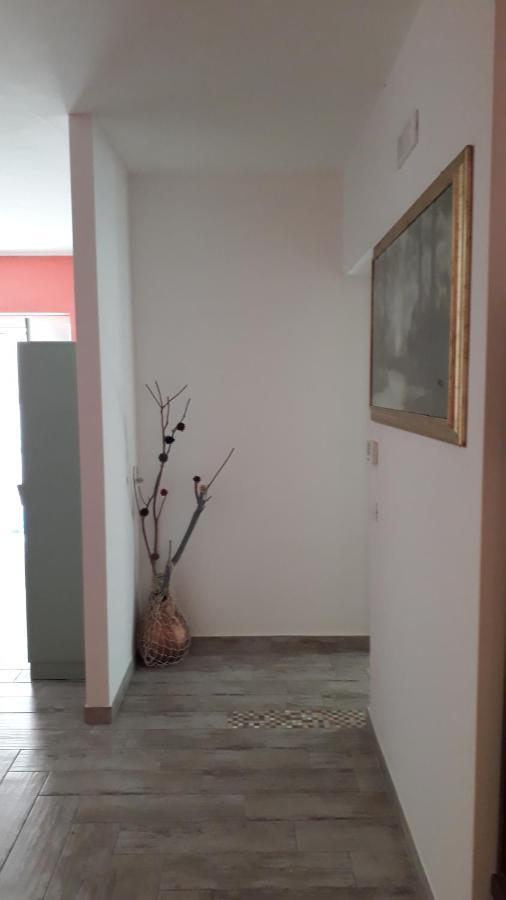 La Rezztella Bed & Breakfast ฟอนดี ภายนอก รูปภาพ