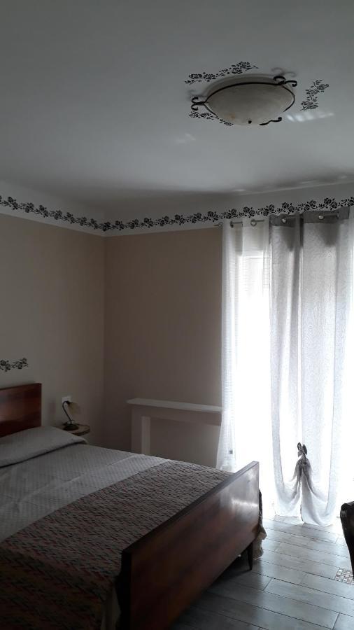 La Rezztella Bed & Breakfast ฟอนดี ภายนอก รูปภาพ