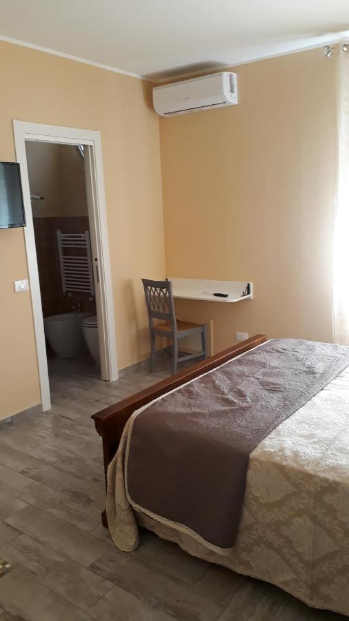 La Rezztella Bed & Breakfast ฟอนดี ภายนอก รูปภาพ